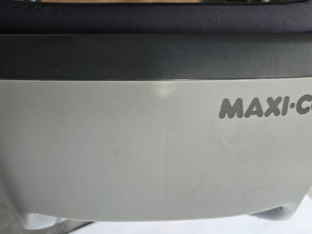 Maxi Cosi Coral Babyschale Essential Graphite,
Leichte gebrauchsspuren(siehe Bilder), voll funktionsfähig